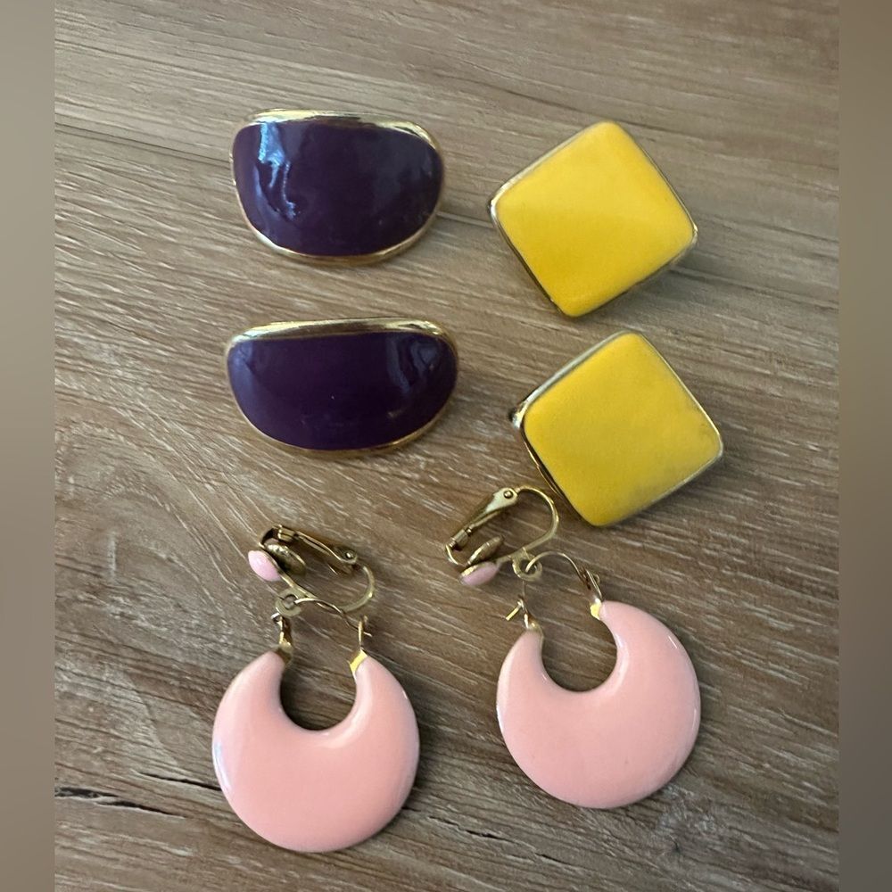 Vtg. Enamel Clip On Earrings (3)